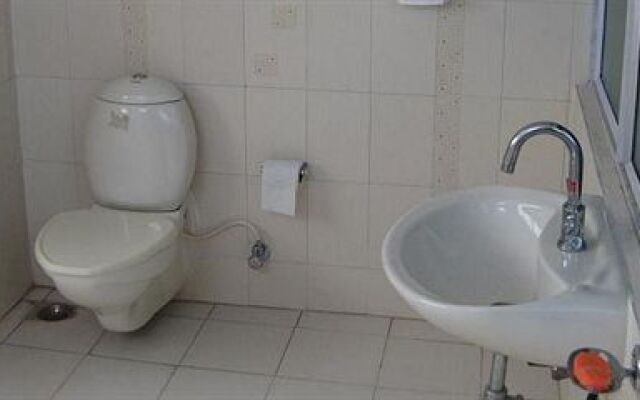 Falcons Nest Service Apartment-Lawsons Bay