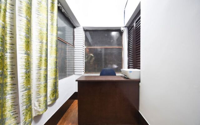 OYO 49183 Meera Guest House