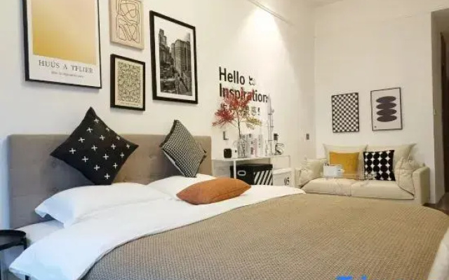 Youyou Homestay (Quzhou High-Speed Railway Station Wanda Plaza)