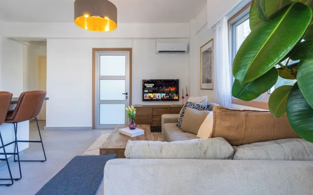 Elegant City Central Suite