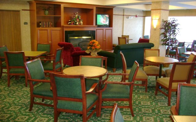 Holiday Inn Express & Suites New Berlin by IHG