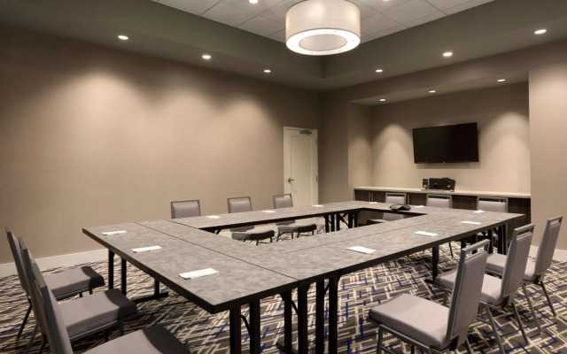 Embassy Suites by Hilton Kansas City Olathe