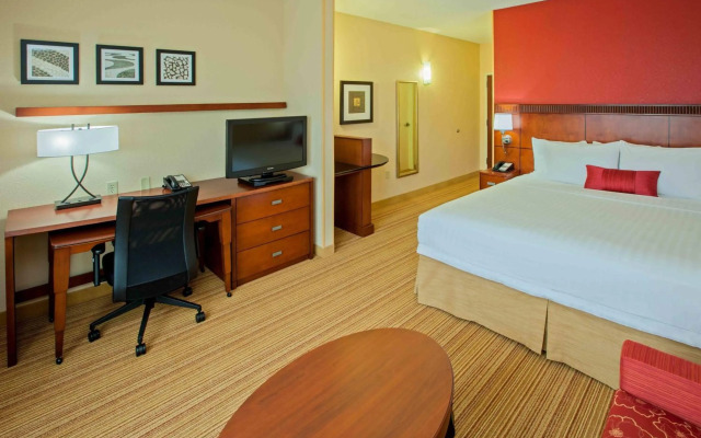 Courtyard by Marriott Louisville Northeast