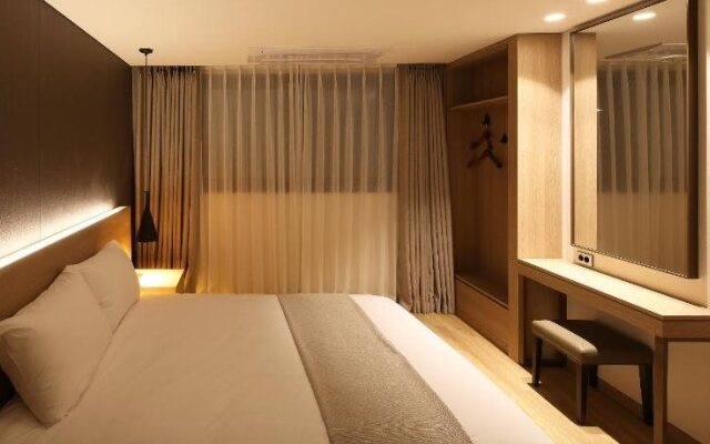 Dukgu Hot Spring Hotel