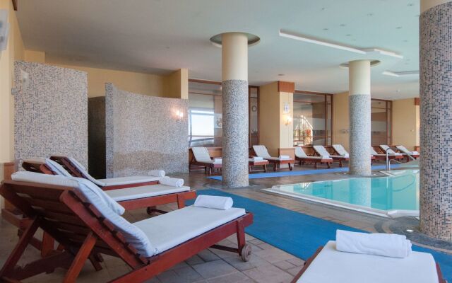 Park Lake Luxury Hotel