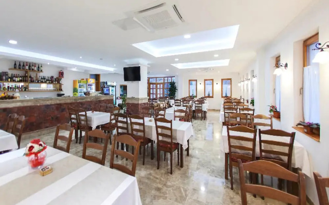 Hotel Almira