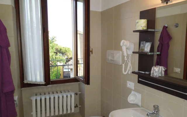 Bike Hotel Touring Gardone Riviera & Wellness