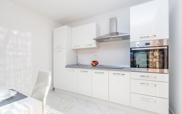 Amazing Home in Linardici With Wifi and 4 Bedrooms