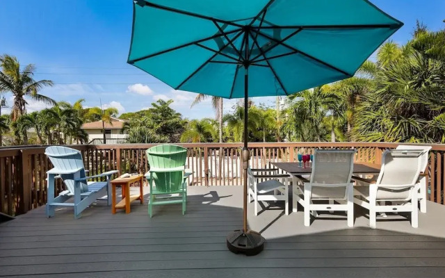 Canario  3 Bedroom Home by RedAwning