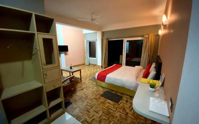 SPOT ON 90994 New Hidden Gem Residency