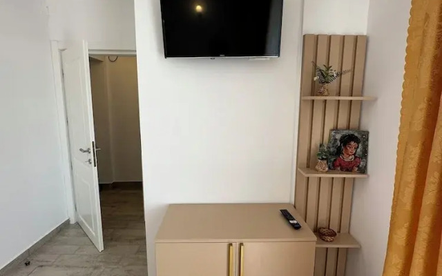 Serenity Apartments and Studios