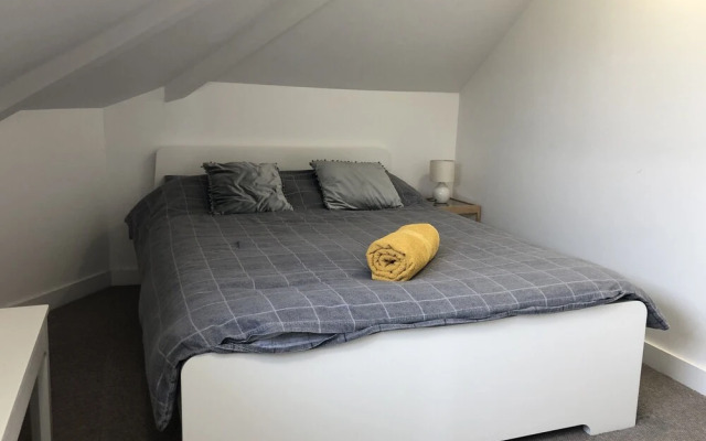 La Fontaine Court Apartments by Aldershot Short Stays