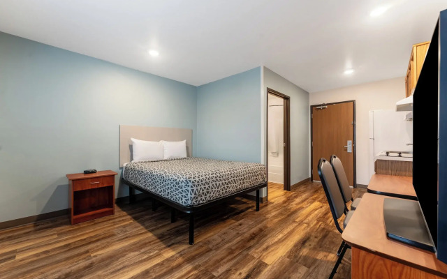 WoodSpring Suites Austin North I-35