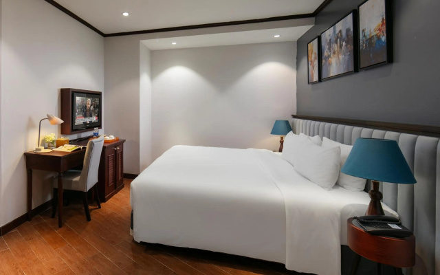 May De Ville Corner Hotel – Guest Rooms – Hanoi