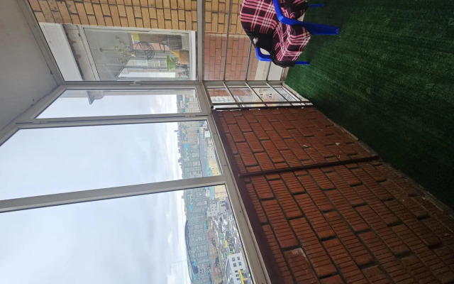 Апартаменты на улице Адоратского 4