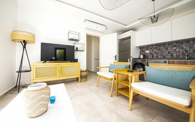 House With Balcony 1 Min to Beach in Bodrum