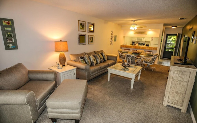 Estero Yacht & Racquet 322