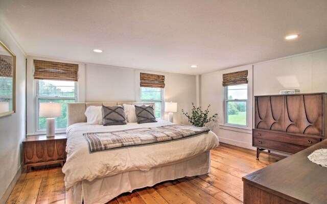 Renovated Farmhouse < 1 Mile to Okemo Mountain!