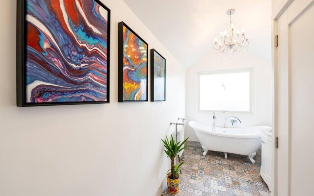 Luxurious 2 Bedroom Apartment With Estuary View