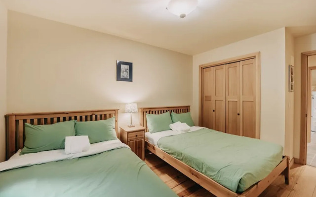 40gs Wifi - W/D Hot Tub - Sleeps 8