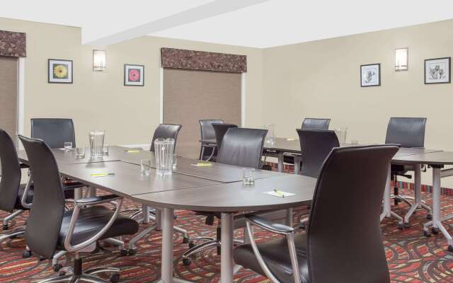 Super 8 by Wyndham Brandon MB
