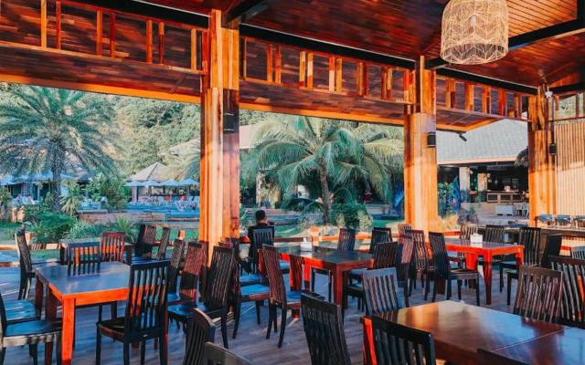 Phi Phi Andaman Beach Resort