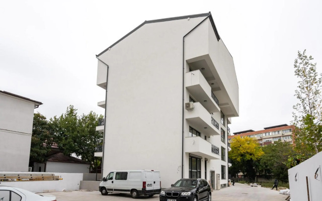 Sunflower- Designer 2R apartment near Piata Unirii with circular terrace