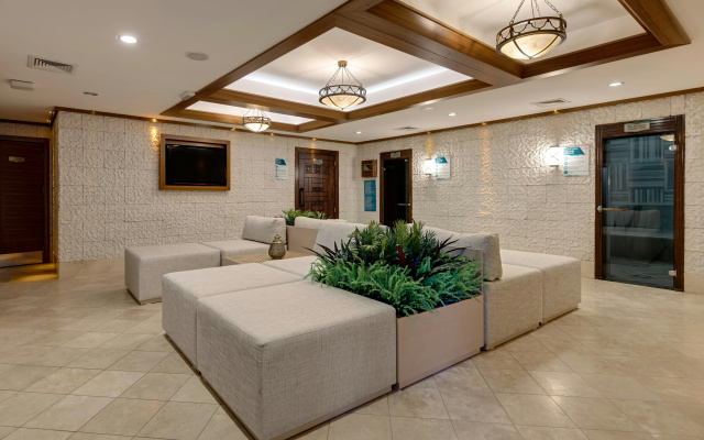 DoubleTree by Hilton Hotel Van