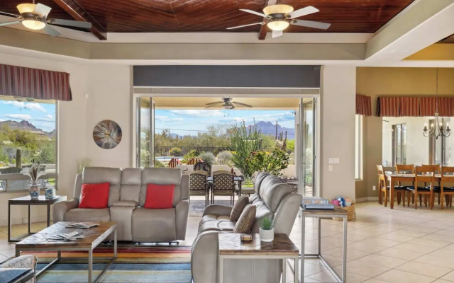 East Mesa Desert and Mountain Views: 5br, Pool