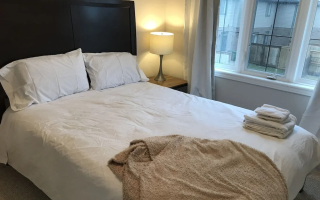 Exceptional Townhouse at Lake Ontario