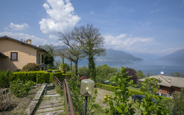 Residenza due Laghi Pool Lake View