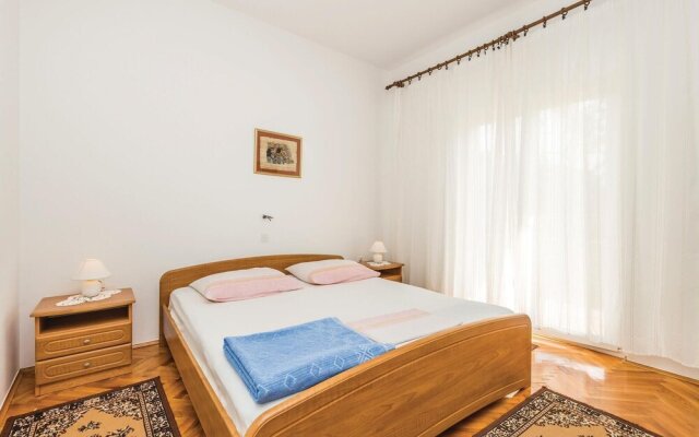 Awesome Apartment in Barbat-rab With 3 Bedrooms and Wifi