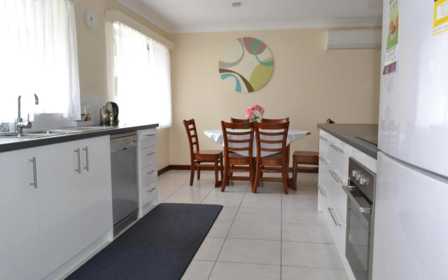 Dolphin Lodge