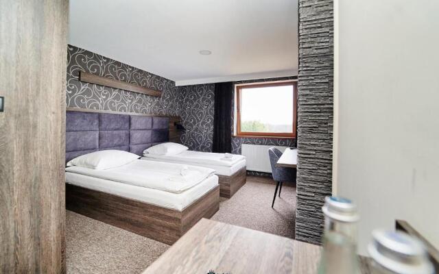 Gościniec pod Strzechą