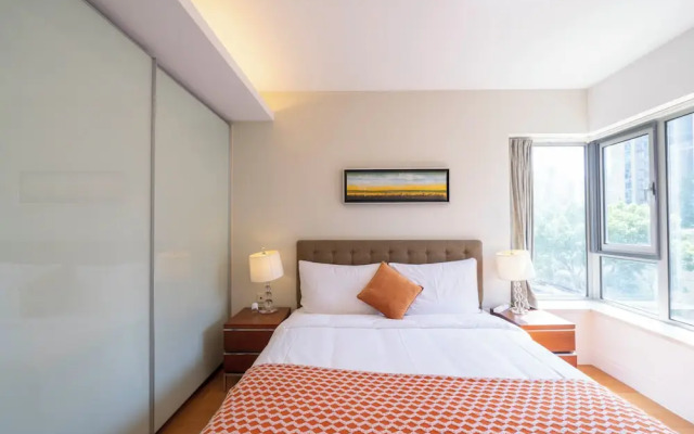 Tyms Cozy 2BR 1BA Apt Near Metro