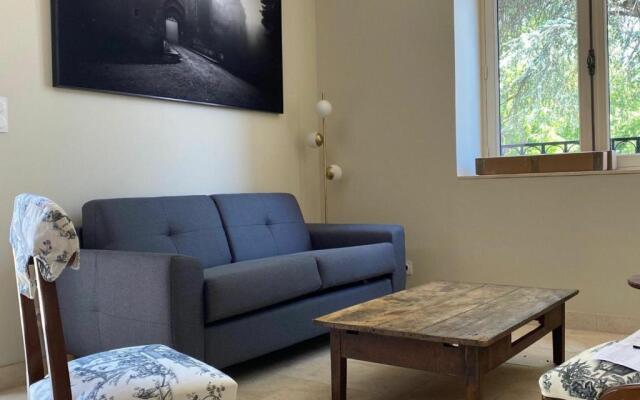 Gîte Ainay-le-Vieil, 3 pièces, 6 personnes - FR-1-586-7