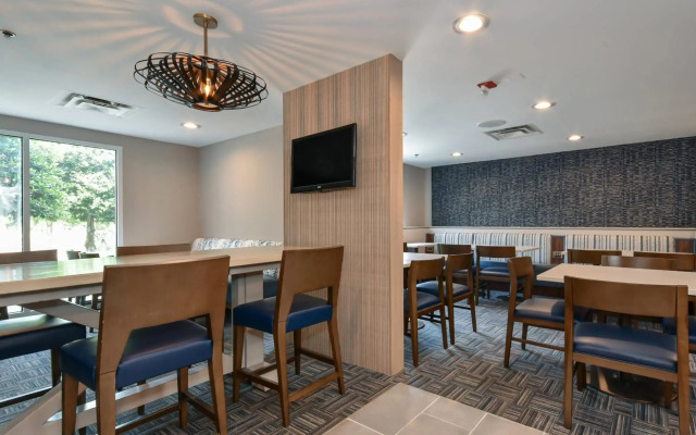 Fairfield Inn by Marriott Arrowood