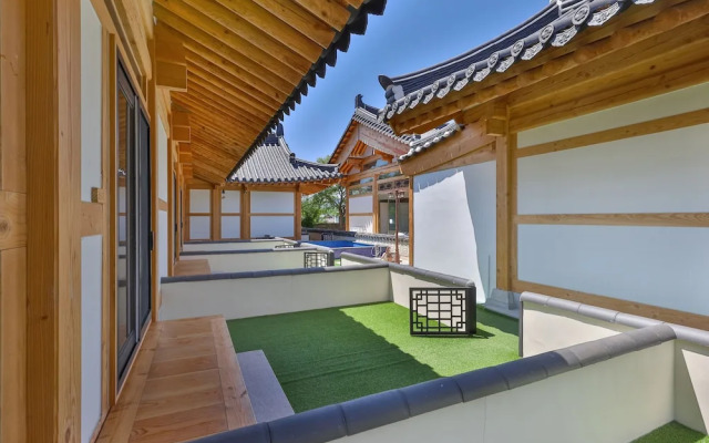 Hanok Cheonwon Village