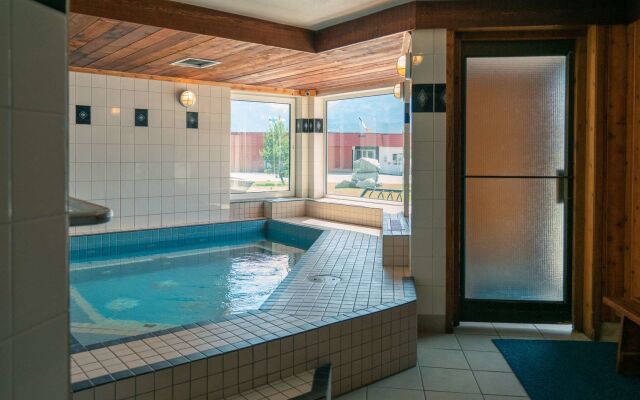 Rocky Mountain Ski Lodge