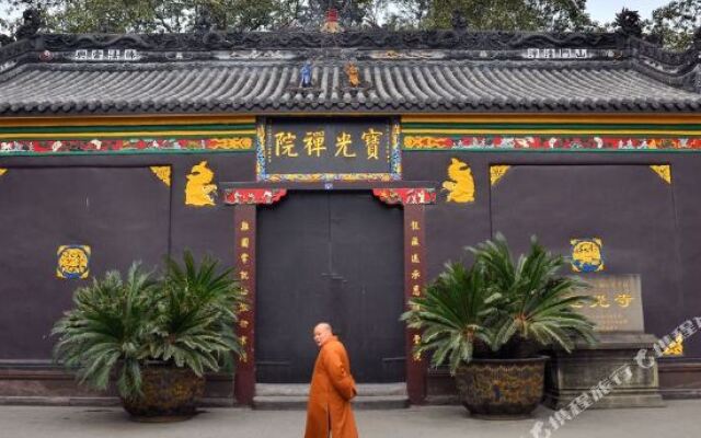 7Days Inn Chengdu Xindu Baoguang Temple