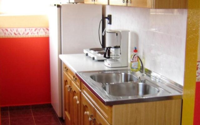 Henrietta Apartmanház