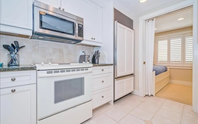 Sea Oats 214 2 Bedroom Condo by RedAwning