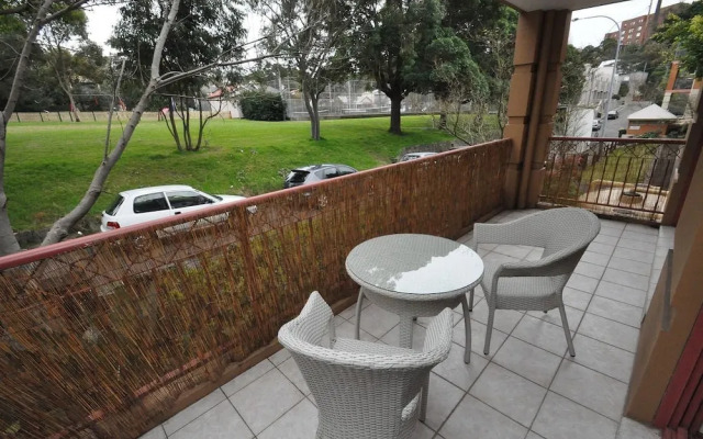 Bal 12 Foy Furnished Apartment