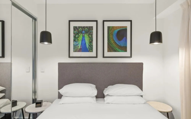 Modern 1-bed With Balcony in Surry Hills – Guest Rooms – Sydney