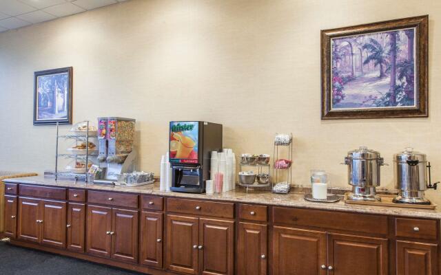 Days Inn Conference Center - Bridgewater