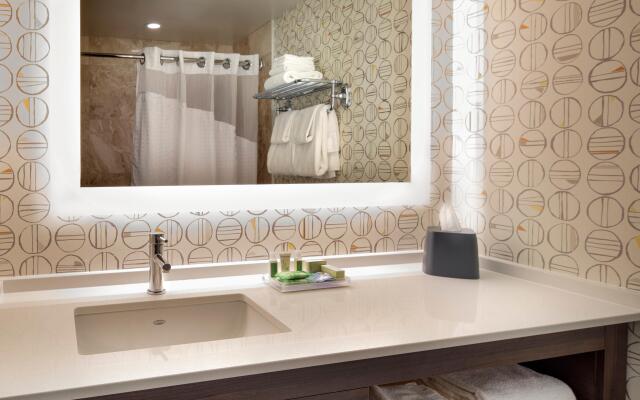 Holiday Inn Montreal Longueuil by IHG