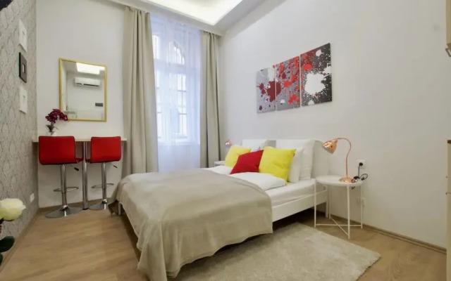 St King 11. Studio Apartments