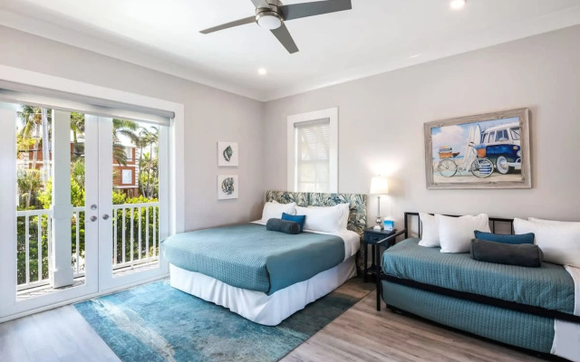 Mastway House by Brightwild Pool Dock