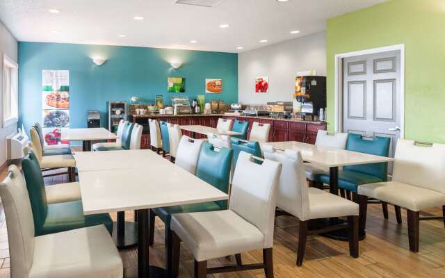 Quality Inn & Suites Ferdinand