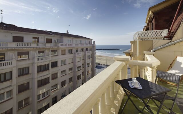 Jai Alai Beach Apartment by FeelFree Rentals
